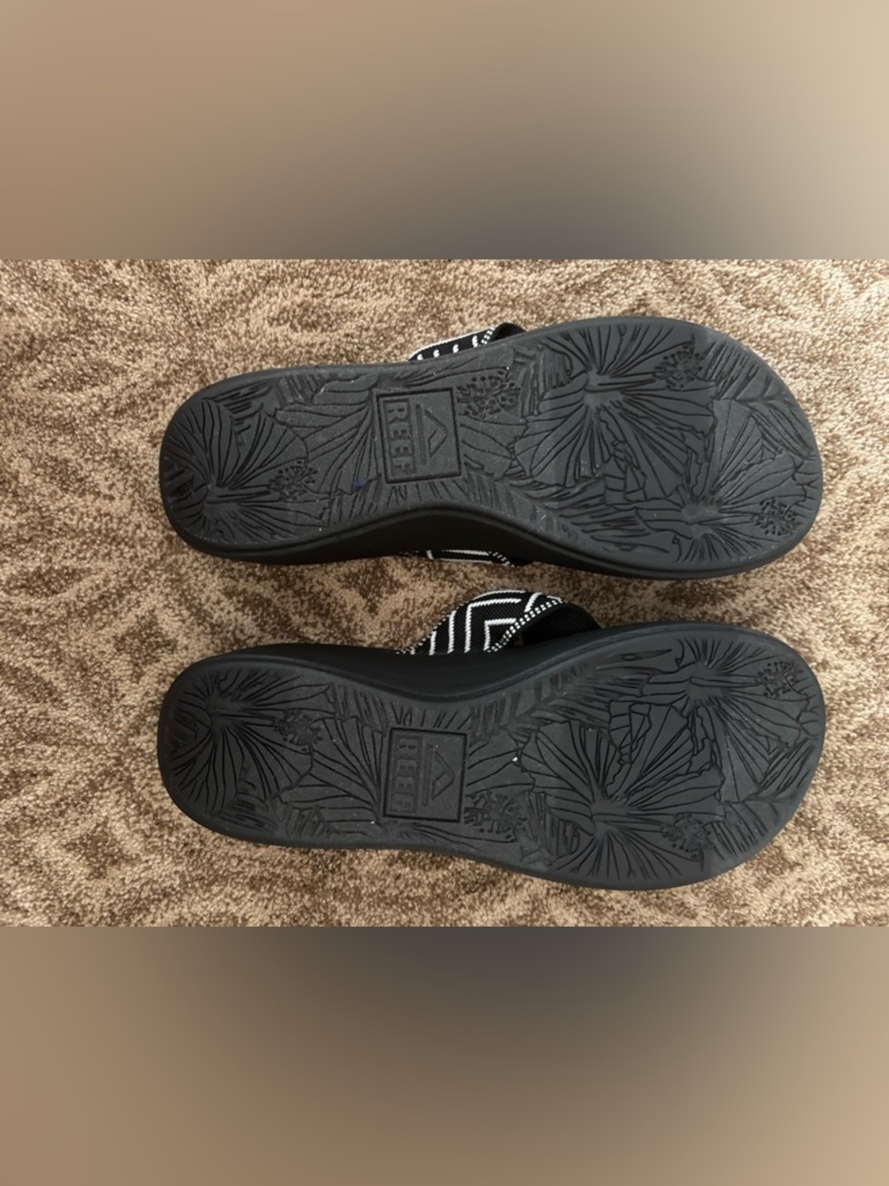Reef cushion cloud Flip Flops with White and white pattern - Picture 8 of 10